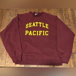 Seattle Pacific Sweatshirt (size: Medium) (21x24)